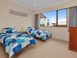 Seaside on Stratford - Cable Bay Holiday Home -  - 1144085 - thumbnail photo 25