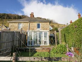 2 bedroom Cottage for rent in Niton Undercliff