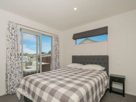 A Sunshine Retreat - Pauanui Holiday Home -  - 1144669 - thumbnail photo 12