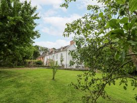 6 bedroom Cottage for rent in Newport