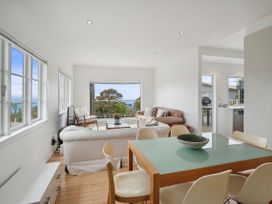 Sun-drenched Bach - Leigh Holiday Home -  - 1145934 - thumbnail photo 4