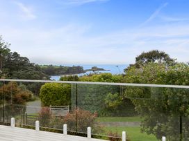 Sun-drenched Bach - Leigh Holiday Home -  - 1145934 - thumbnail photo 10