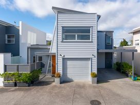 Fresh on Fletcher - Taupo Holiday Home -  - 1147590 - thumbnail photo 1