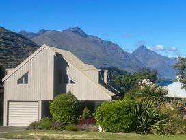 Albertines - Queenstown Holiday Home -  - 1148722 - thumbnail photo 2
