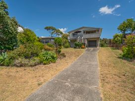 Sunsets and Surf - Whangapoua Holiday Home -  - 1149063 - thumbnail photo 28