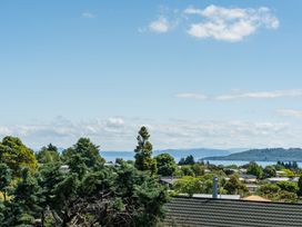 Richmond Views - Lake Taupo Holiday Home -  - 1149154 - thumbnail photo 4