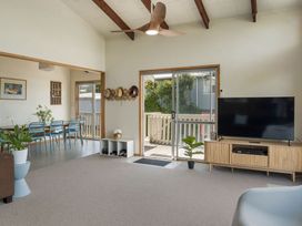 Barefoot Breeze - Waihi Beach Holiday Home -  - 1149191 - thumbnail photo 29