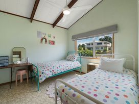 Barefoot Breeze - Waihi Beach Holiday Home -  - 1149191 - thumbnail photo 34