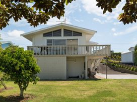 Barefoot Breeze - Waihi Beach Holiday Home -  - 1149191 - thumbnail photo 38