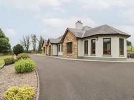 3 bedroom Cottage for rent in Boyle