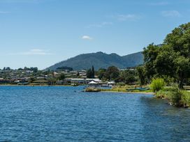 Lakeside Serenity - Taupo Holiday Home -  - 1150390 - thumbnail photo 30