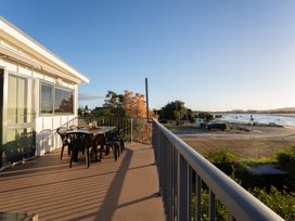 Omaha Beach House - Omaha Holiday Home -  - 1150911 - thumbnail photo 3