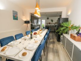 7 bedroom Cottage for rent in Weymouth