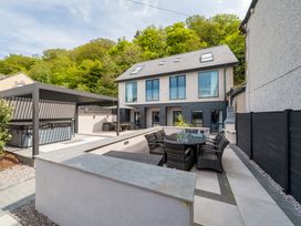 4 bedroom Cottage for rent in Porthmadog