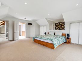 Relax at Redoubt - Auckland Holiday Home -  - 1152953 - thumbnail photo 5