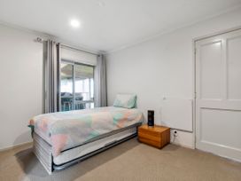 Relax at Redoubt - Auckland Holiday Home -  - 1152953 - thumbnail photo 27