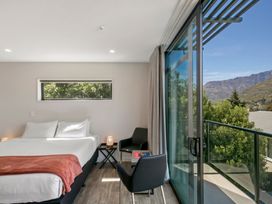 Cherie's View 1 - Queenstown Holiday Home -  - 1153352 - thumbnail photo 7