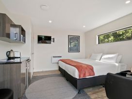 Cherie's View 2 - Queenstown Holiday Unit -  - 1153354 - thumbnail photo 4