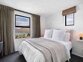 Alpine Luxe - Queenstown Holiday Home -  - 1154025 - thumbnail photo 16
