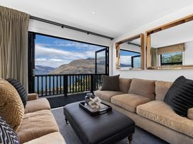 Alpine Luxe - Queenstown Holiday Home -  - 1154025 - thumbnail photo 2