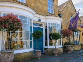 3 bedroom Cottage for rent in Broadway