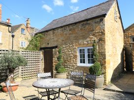 1 bedroom Cottage for rent in Broadway