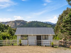 Hilltop View - Nikau Valley Paraparaumu Cottage -  - 1154587 - thumbnail photo 18