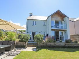 4 bedroom Cottage for rent in Newport