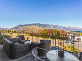 Gorgeous Views - Queenstown Private Townhouse -  - 1155739 - thumbnail photo 16