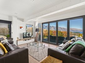 Gorgeous Views - Queenstown Private Townhouse -  - 1155739 - thumbnail photo 3