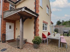 4 bedroom Cottage for rent in Yeovil