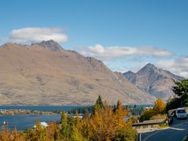 Views On The Top - Queenstown Holiday Home -  - 1155881 - thumbnail photo 21