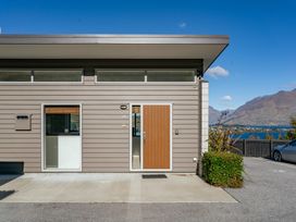 Views On The Top - Queenstown Holiday Home -  - 1155881 - thumbnail photo 23