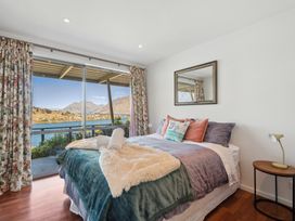 Views On The Top - Queenstown Holiday Home -  - 1155881 - thumbnail photo 11