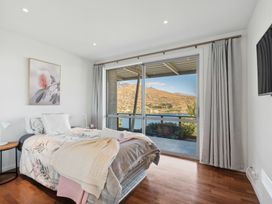 Views On The Top - Queenstown Holiday Home -  - 1155881 - thumbnail photo 13