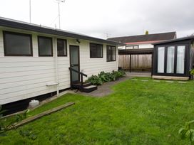 Chill Out South - Auckland Holiday Home -  - 1156105 - thumbnail photo 21