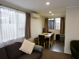 Chill Out South - Auckland Holiday Home -  - 1156105 - thumbnail photo 3