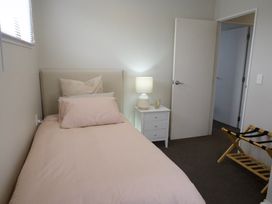 Chill Out South - Auckland Holiday Home -  - 1156105 - thumbnail photo 10