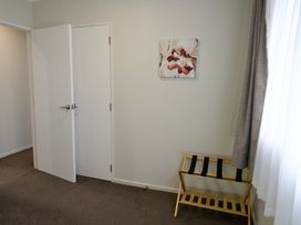 Chill Out South - Auckland Holiday Home -  - 1156105 - thumbnail photo 12