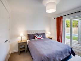 Modern Deluxe - Havelock North Holiday Home -  - 1157138 - thumbnail photo 18