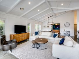 Modern Deluxe - Havelock North Holiday Home -  - 1157138 - thumbnail photo 4