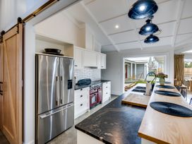 Modern Deluxe - Havelock North Holiday Home -  - 1157138 - thumbnail photo 13