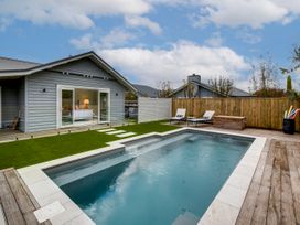 Modern Deluxe - Havelock North Holiday Home -  - 1157138 - thumbnail photo 38