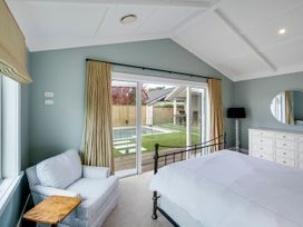 Modern Deluxe - Havelock North Holiday Home -  - 1157138 - thumbnail photo 22