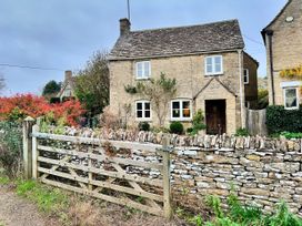 3 bedroom Cottage for rent in Cheltenham
