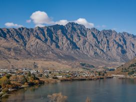 Remarkable Views - Queenstown Holiday Home -  - 1157608 - thumbnail photo 2