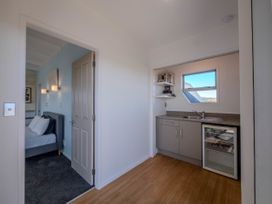 Coastal Chic - Papamoa Beach Holiday Home -  - 1157951 - thumbnail photo 13