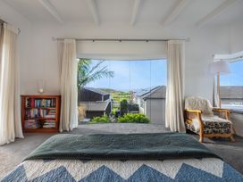 Coastal Chic - Papamoa Beach Holiday Home -  - 1157951 - thumbnail photo 6