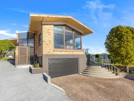 Hill Top House - Tauranga Holiday Home -  - 1158196 - thumbnail photo 26