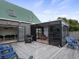 Beach Haven Manor - Waikanae Beach Holiday Home -  - 1159076 - thumbnail photo 6